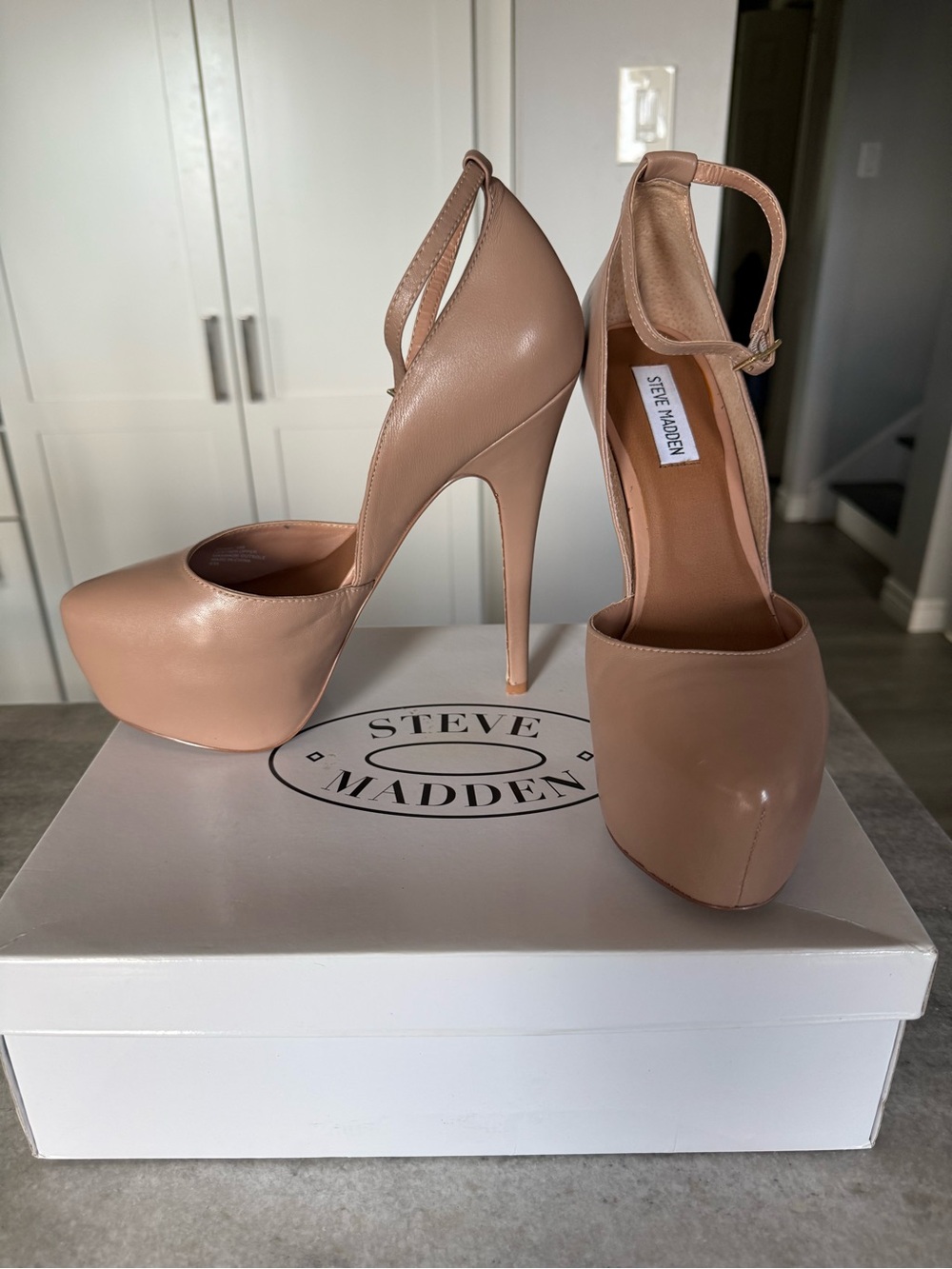 Steve Madden Deeny Blush Leather D'Orsay Platform Pumps